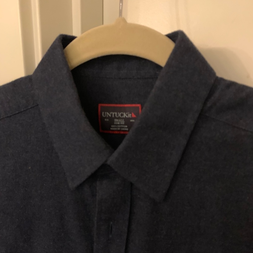 Untuckit button-down. S slim fit v good condition